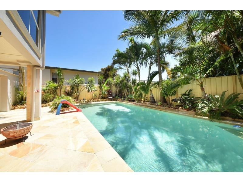 3 Joy Avenue, Burleigh Waters QLD 4220