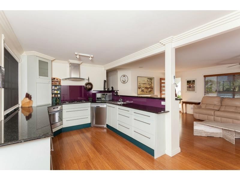 3 Joy Avenue, Burleigh Waters QLD 4220