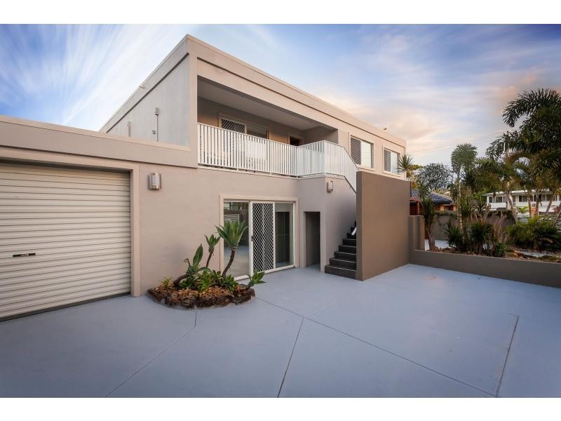 3 Joy Avenue, Burleigh Waters QLD 4220