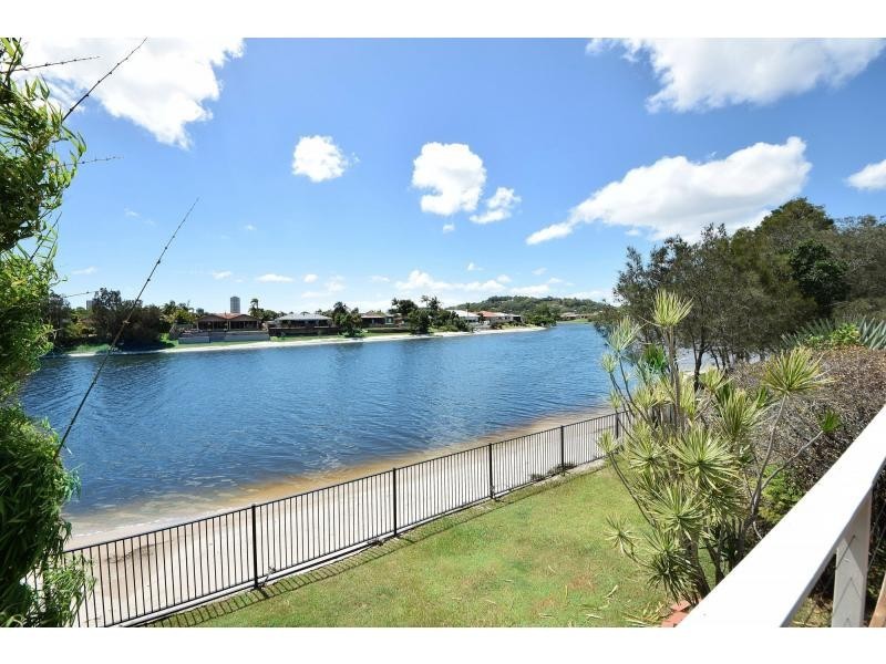 64 Dunlin Drive, Burleigh Waters QLD 4220