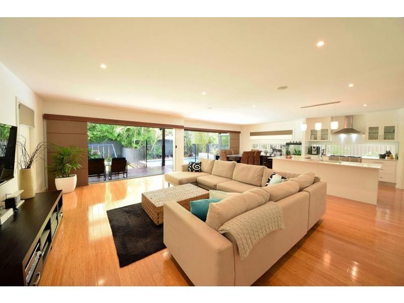 8 Lemana Lane, Burleigh Heads QLD 4220