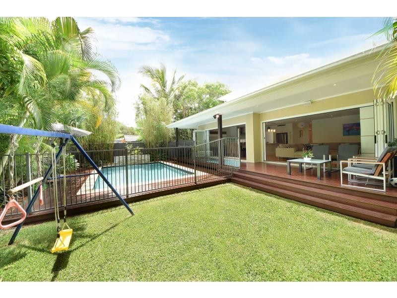 8 Lemana Lane, Burleigh Heads QLD 4220