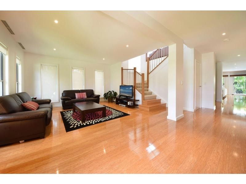 8 Lemana Lane, Burleigh Heads QLD 4220