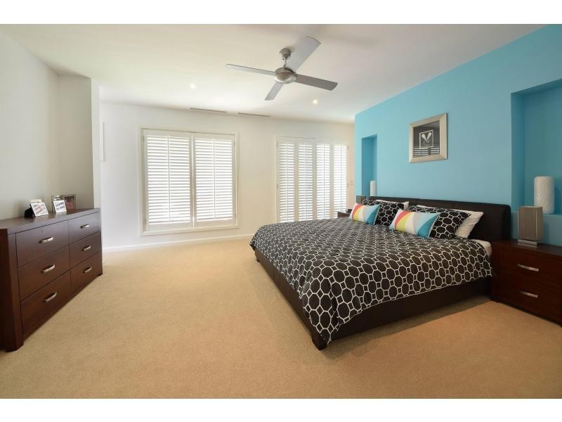 8 Lemana Lane, Burleigh Heads QLD 4220