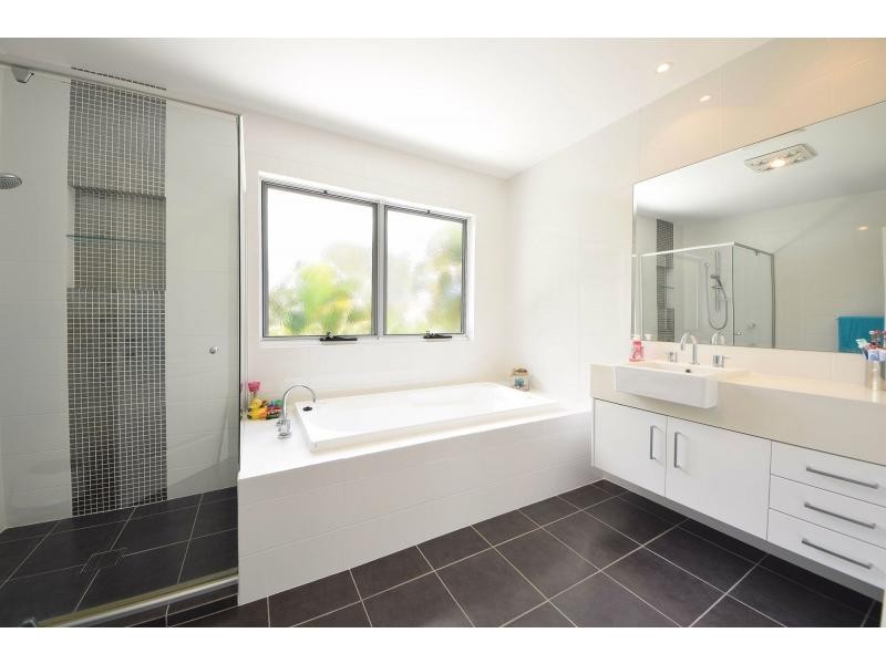 8 Lemana Lane, Burleigh Heads QLD 4220