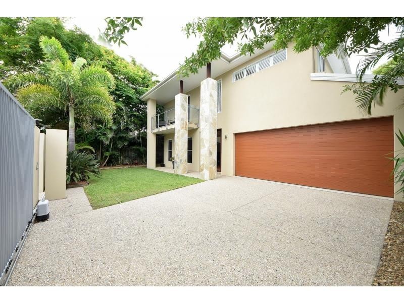 8 Lemana Lane, Burleigh Heads QLD 4220