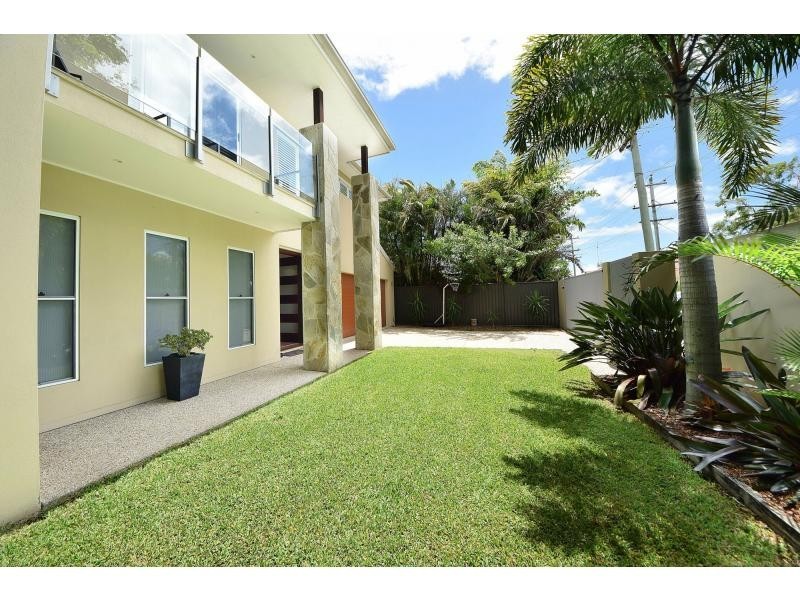 8 Lemana Lane, Burleigh Heads QLD 4220