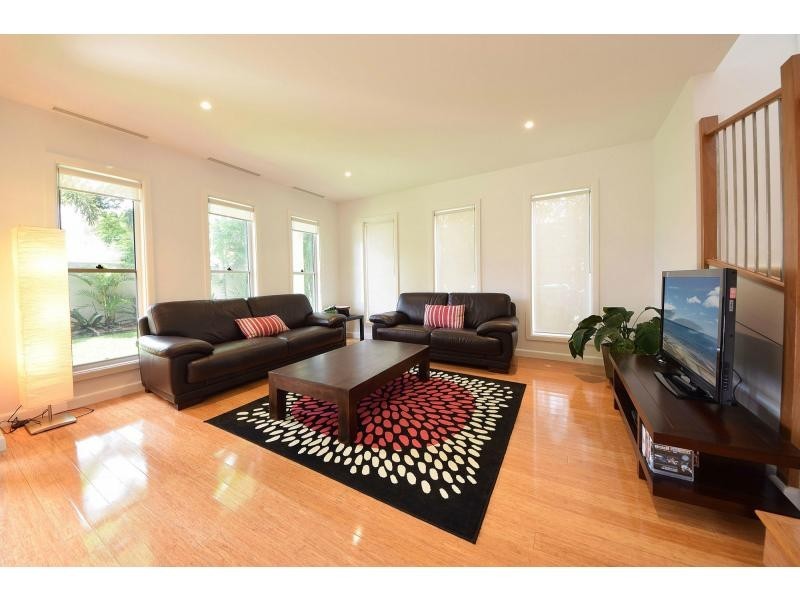 8 Lemana Lane, Burleigh Heads QLD 4220