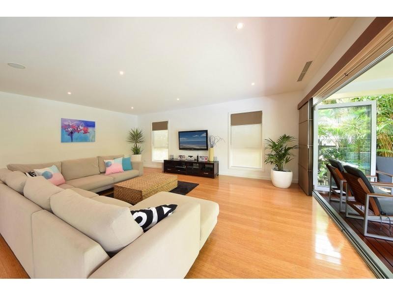 8 Lemana Lane, Burleigh Heads QLD 4220