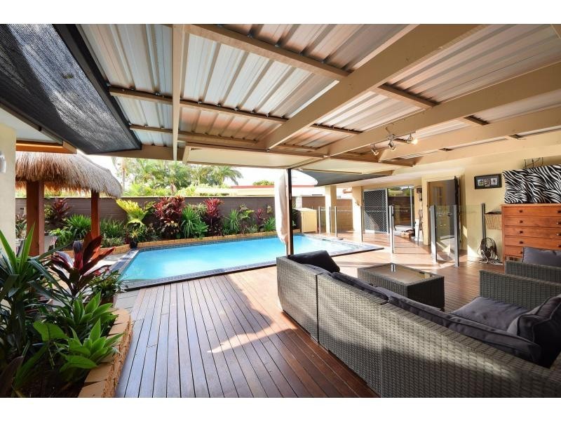 142 Nobby Parade, Miami QLD 4220