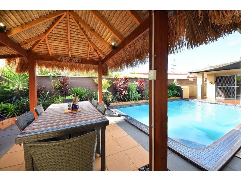 142 Nobby Parade, Miami QLD 4220