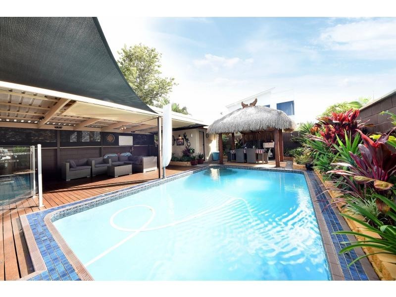 142 Nobby Parade, Miami QLD 4220