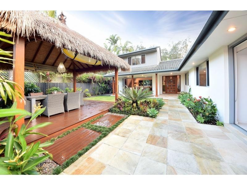 124 Acanthus Avenue, Burleigh Waters QLD 4220