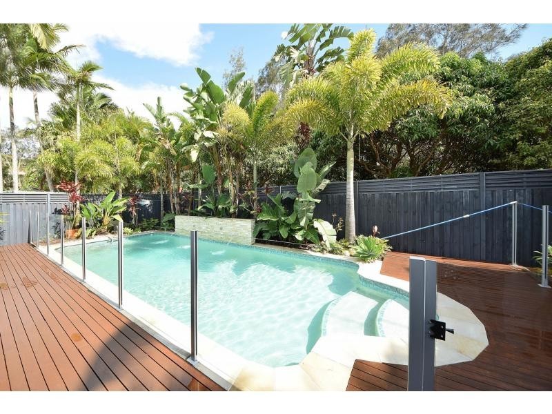 124 Acanthus Avenue, Burleigh Waters QLD 4220
