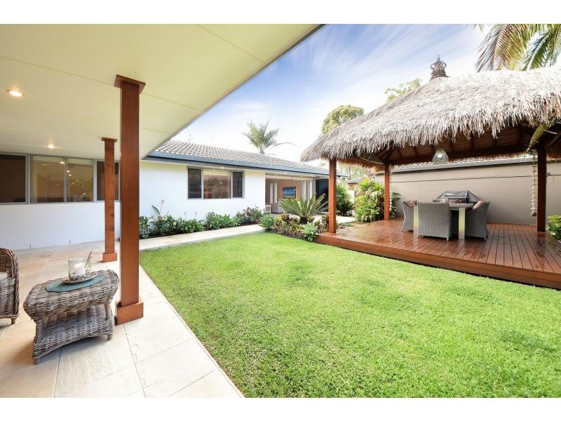 124 Acanthus Avenue, Burleigh Waters QLD 4220