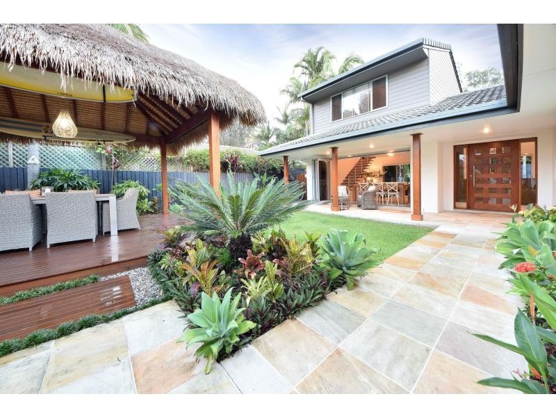 124 Acanthus Avenue, Burleigh Waters QLD 4220