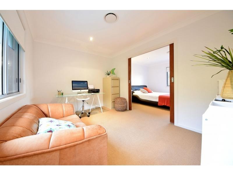 124 Acanthus Avenue, Burleigh Waters QLD 4220