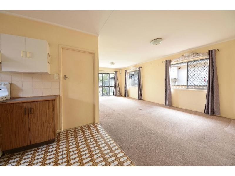 101 Albion Avenue, Miami QLD 4220