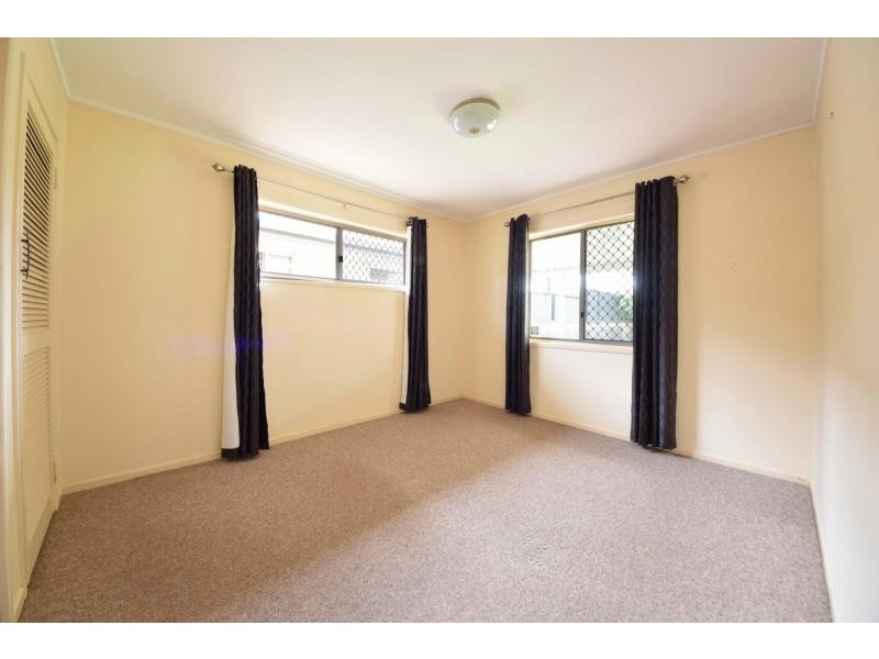 101 Albion Avenue, Miami QLD 4220