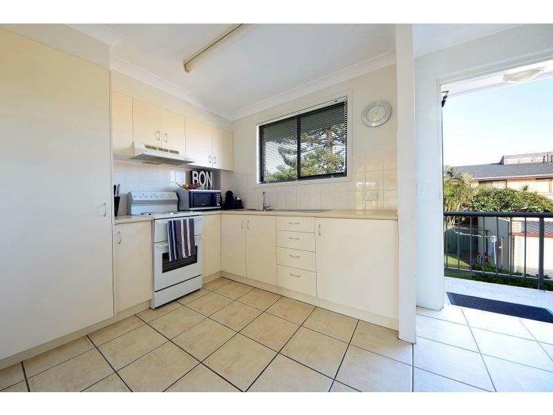 4/9 Duet Drive, Mermaid Waters QLD 4218