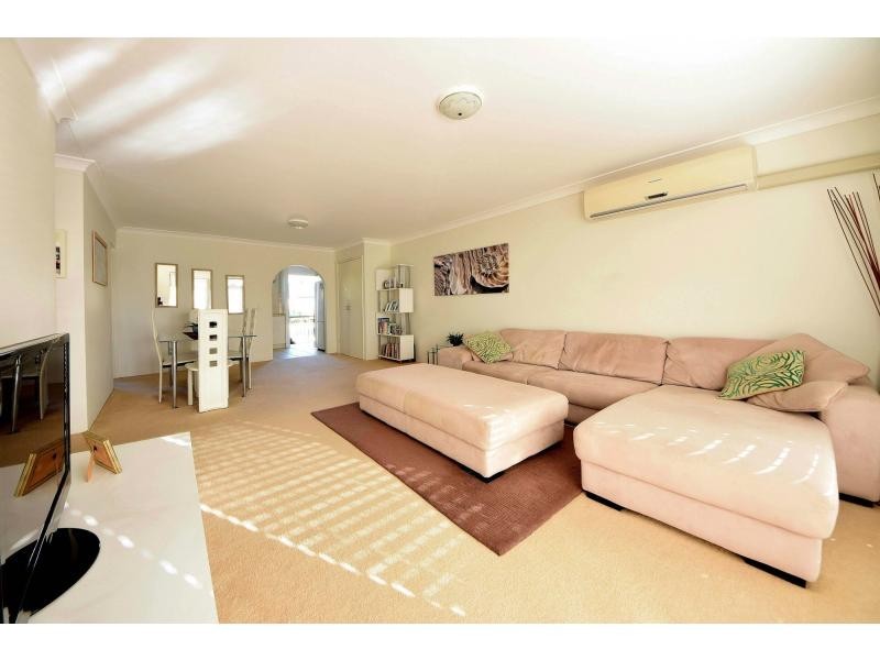 4/9 Duet Drive, Mermaid Waters QLD 4218