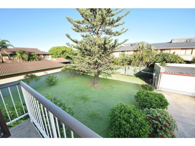 4/9 Duet Drive, Mermaid Waters QLD 4218