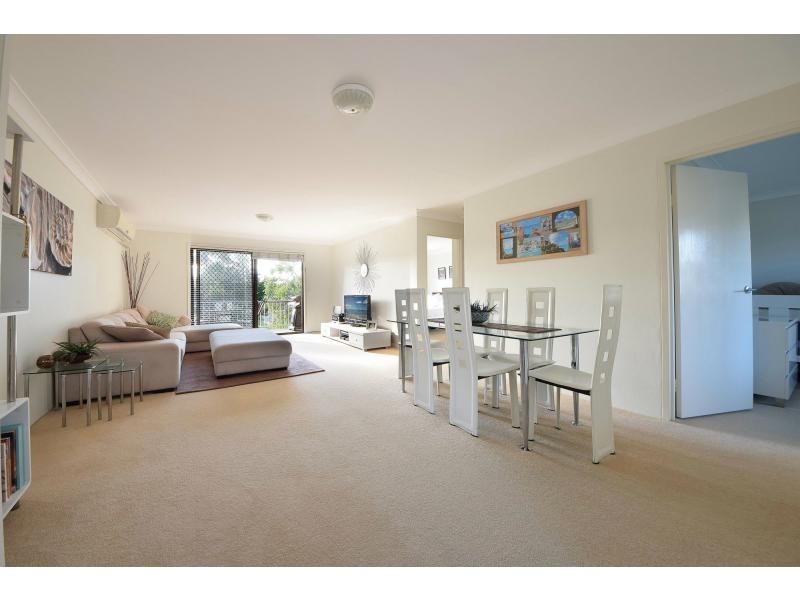 4/9 Duet Drive, Mermaid Waters QLD 4218