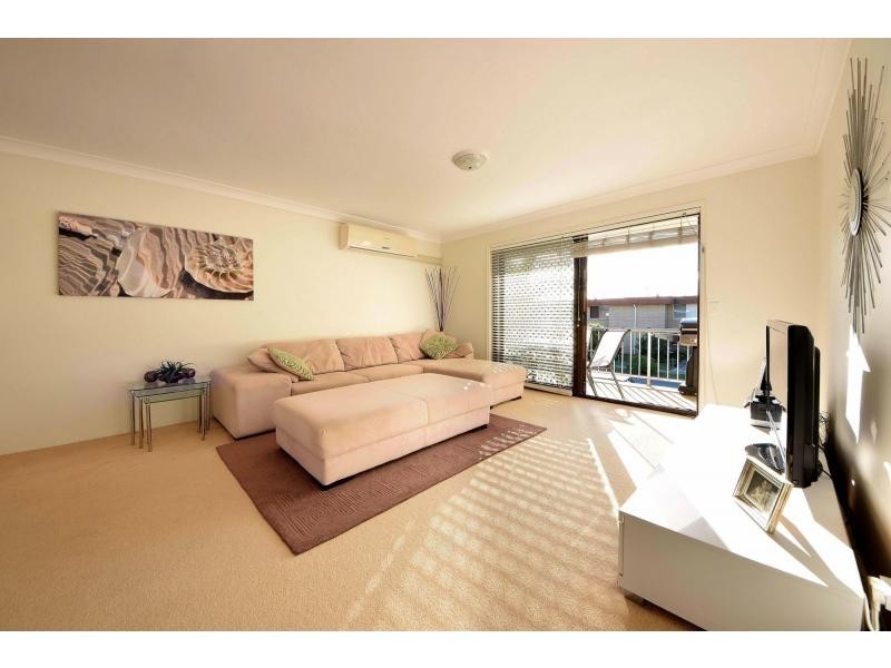 4/9 Duet Drive, Mermaid Waters QLD 4218