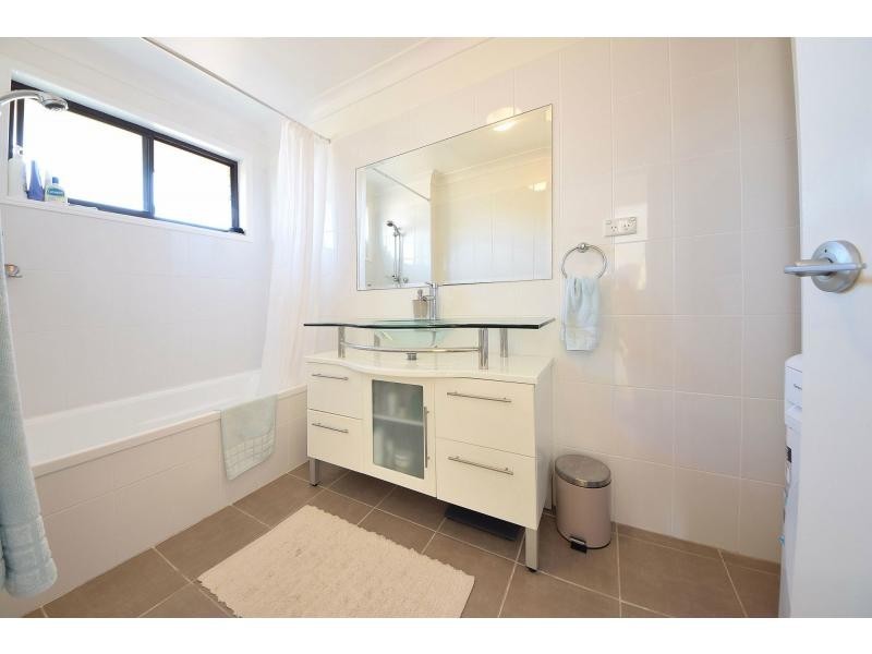 4/9 Duet Drive, Mermaid Waters QLD 4218