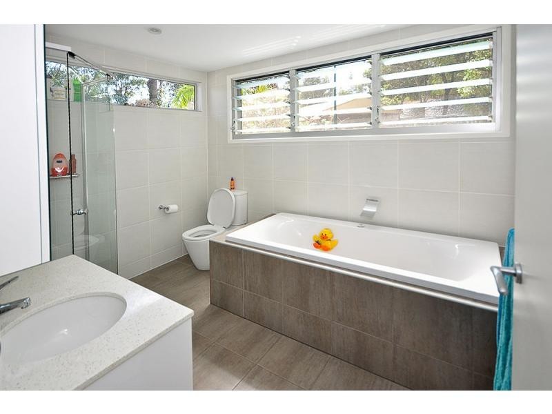 62 Ocean Parade, Burleigh Heads QLD 4220