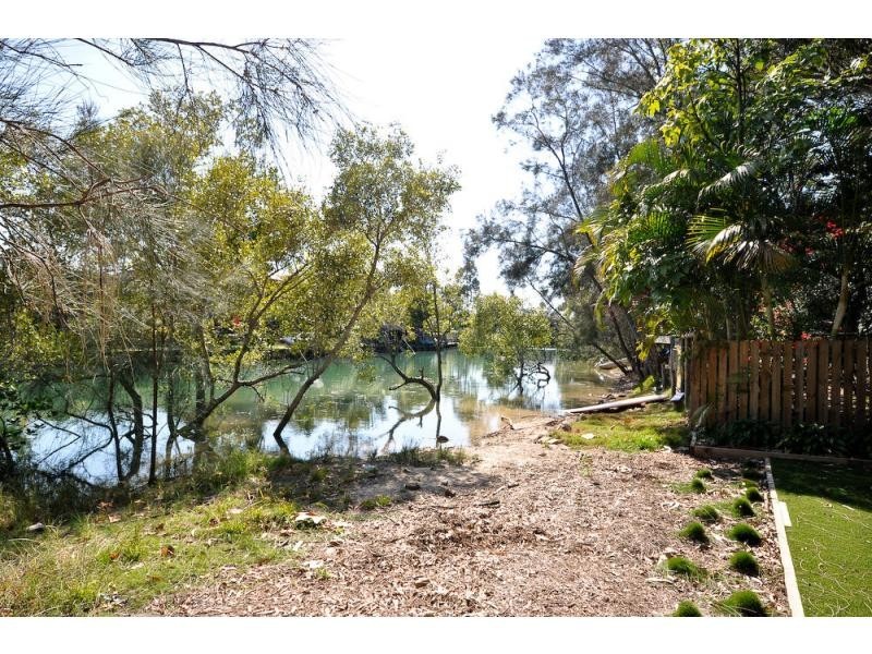 62 Ocean Parade, Burleigh Heads QLD 4220