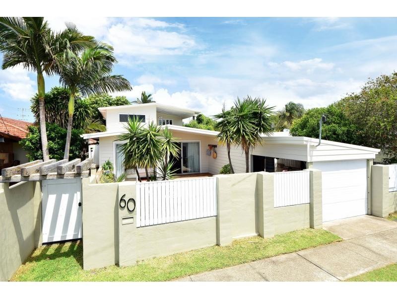 60 Fifth Avenue, Palm Beach QLD 4221