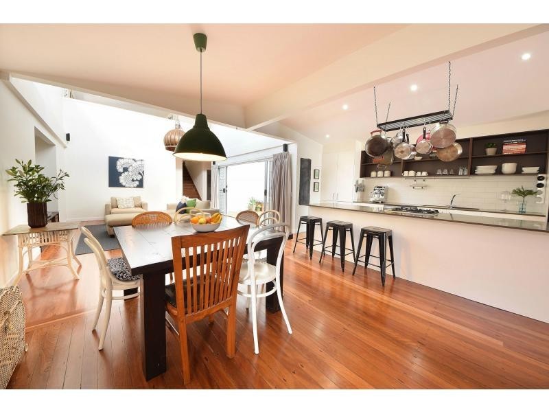 60 Fifth Avenue, Palm Beach QLD 4221