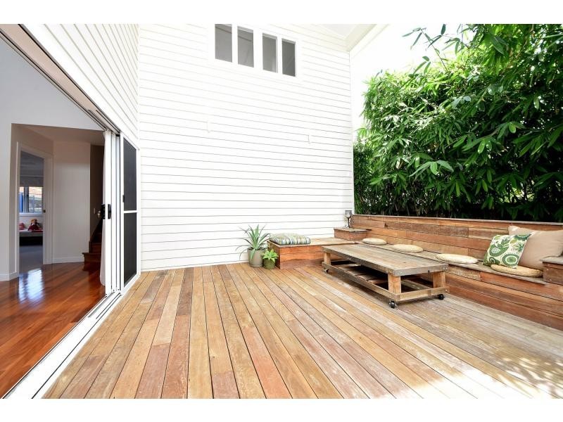 60 Fifth Avenue, Palm Beach QLD 4221