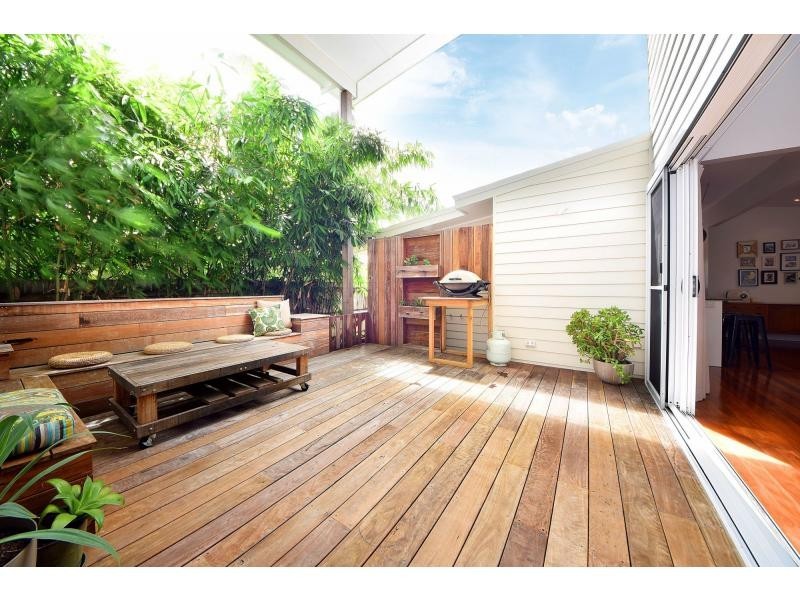 60 Fifth Avenue, Palm Beach QLD 4221