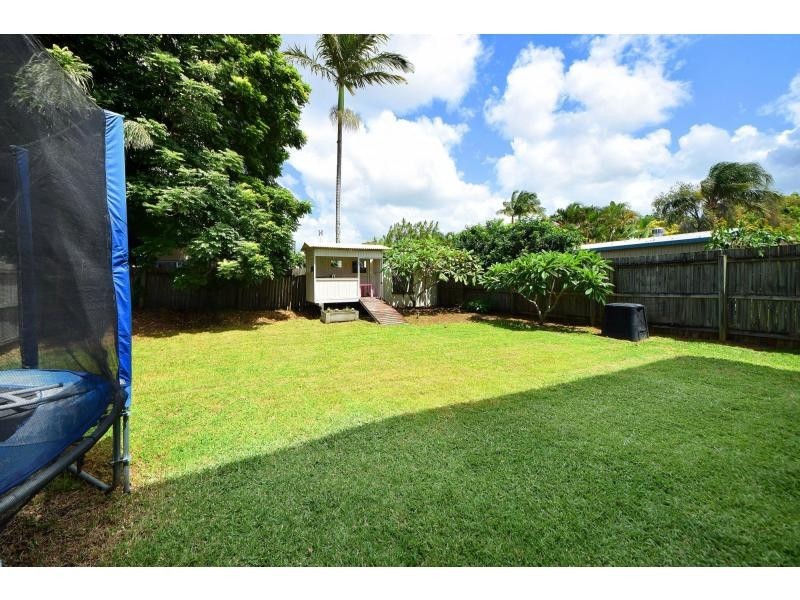 60 Fifth Avenue, Palm Beach QLD 4221