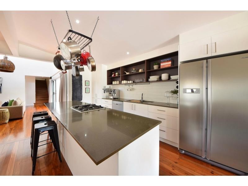 60 Fifth Avenue, Palm Beach QLD 4221