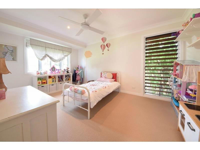 60 Fifth Avenue, Palm Beach QLD 4221