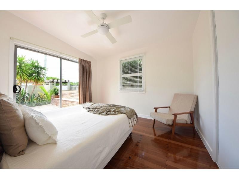 60 Fifth Avenue, Palm Beach QLD 4221