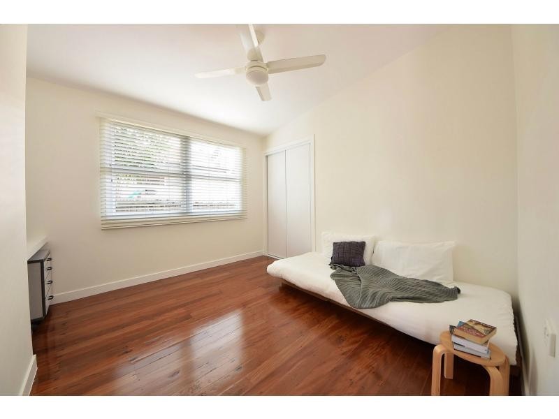 60 Fifth Avenue, Palm Beach QLD 4221