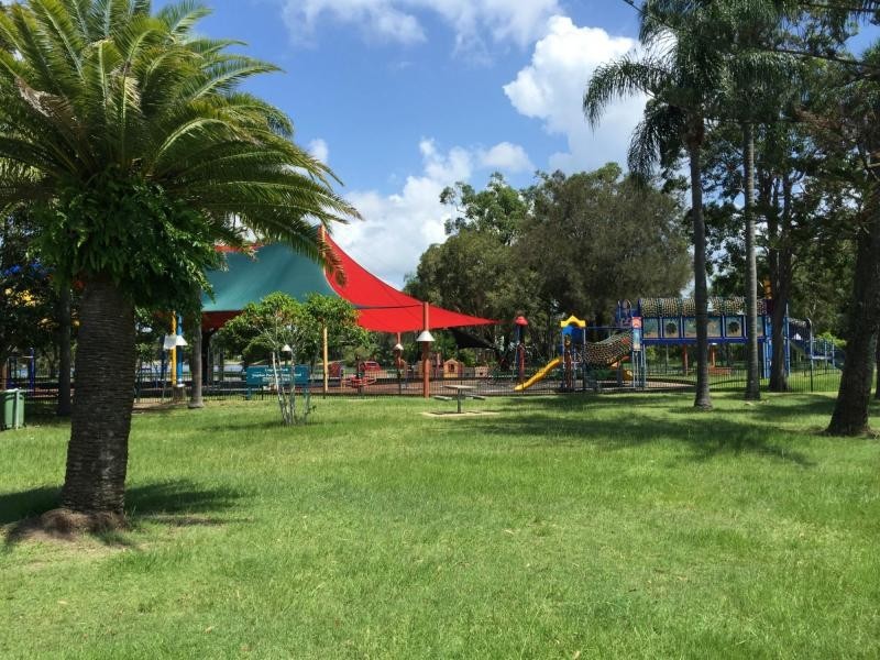 60 Fifth Avenue, Palm Beach QLD 4221