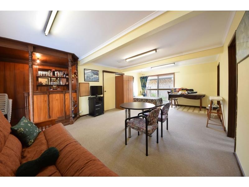 6 Bradley Avenue, Miami QLD 4220