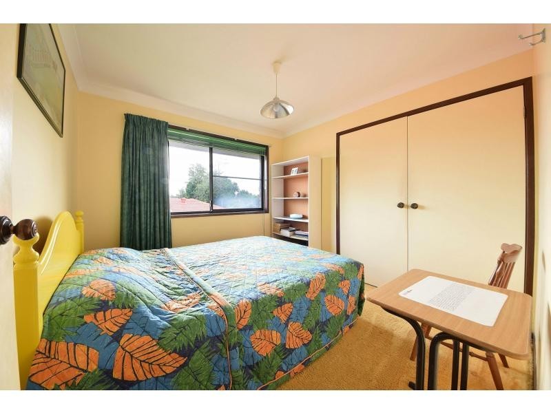 6 Bradley Avenue, Miami QLD 4220