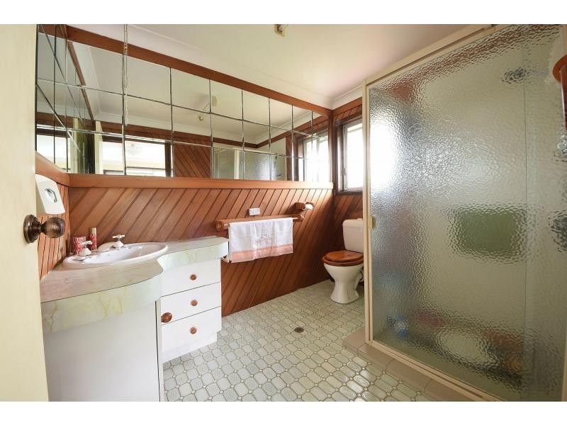 6 Bradley Avenue, Miami QLD 4220