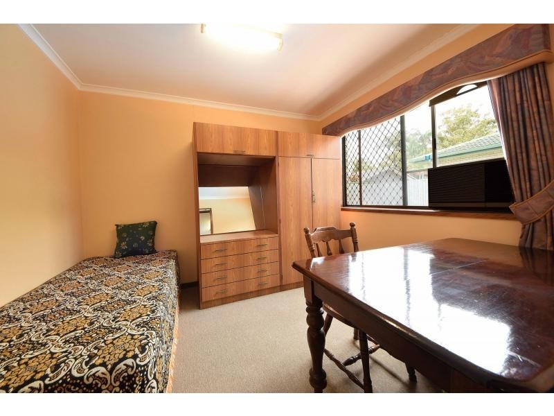 6 Bradley Avenue, Miami QLD 4220