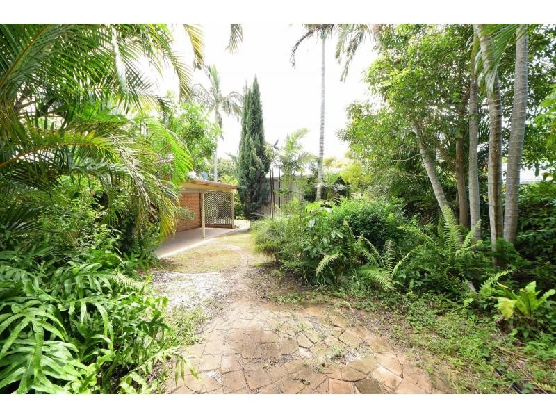 17 Joy Avenue, Burleigh Waters QLD 4220