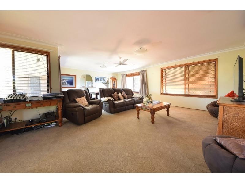 12 Honeyeater Drive, Burleigh Waters QLD 4220