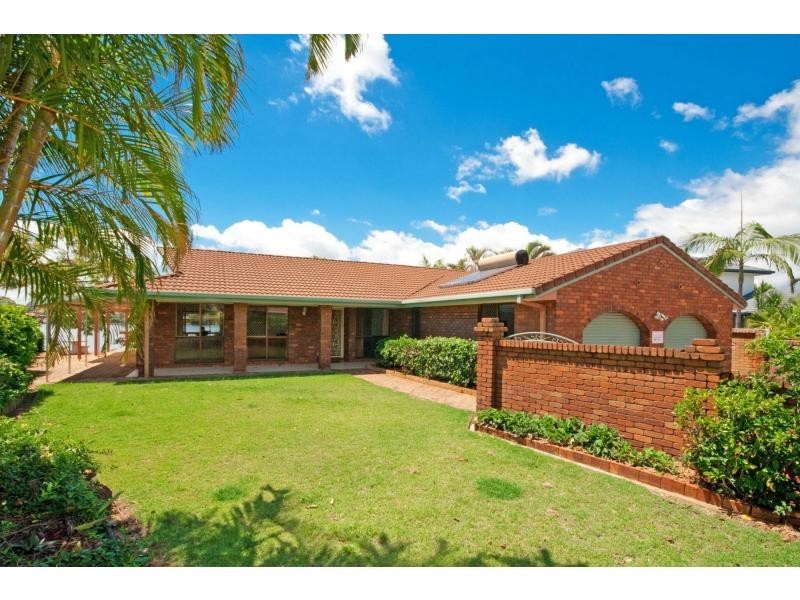 20 Compass Court, Mermaid Waters QLD 4218