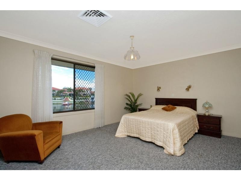 20 Compass Court, Mermaid Waters QLD 4218