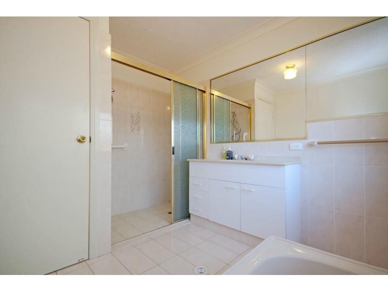 20 Compass Court, Mermaid Waters QLD 4218